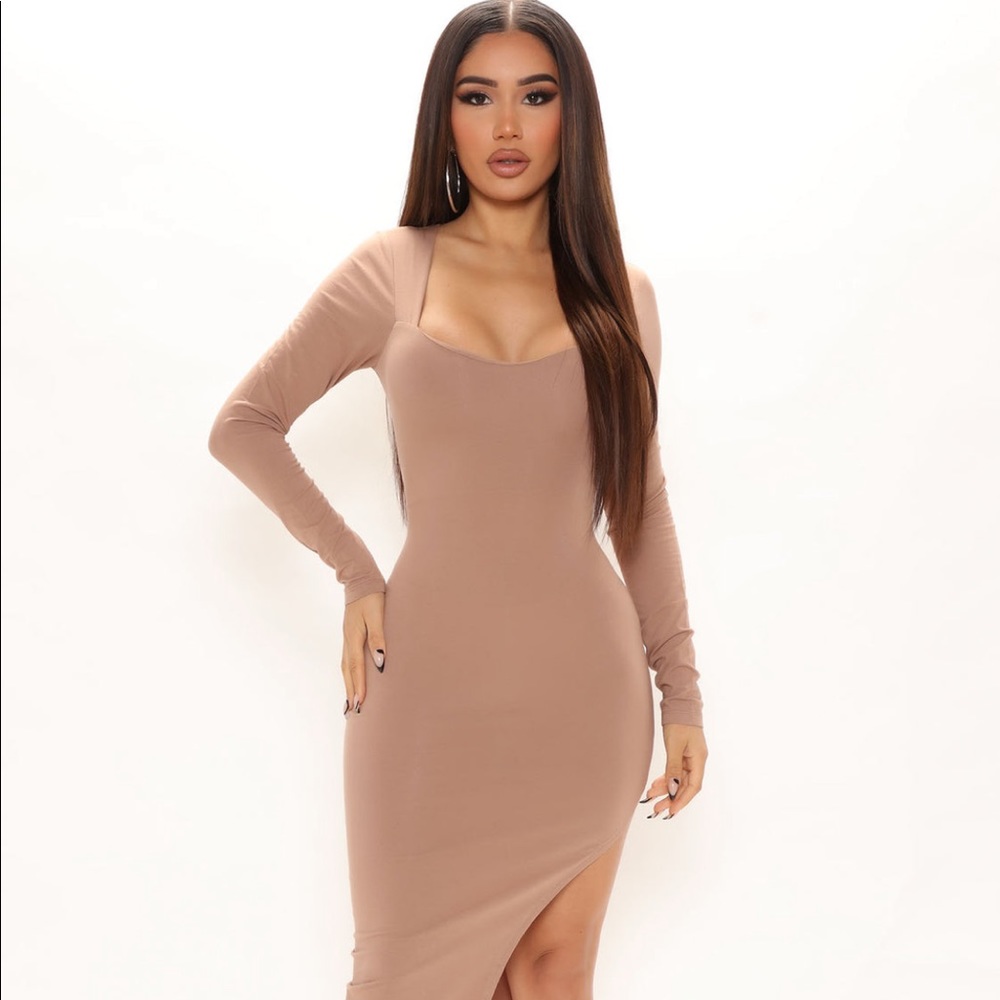 NWT dress. Babydoll neckline. Very flattering. Neutral color. Fits size 14-16.